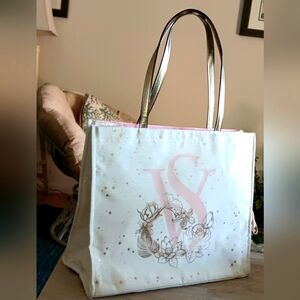 - VICTORIA'S SECRET GOLD STAR TOTE BAG NWOT